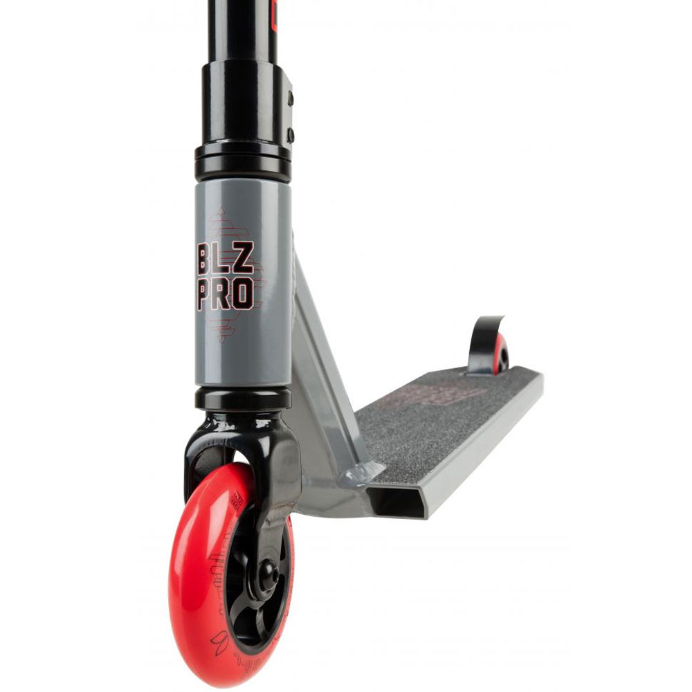 blazer_pro_outrun_grey_blz_com_0403_02_gross