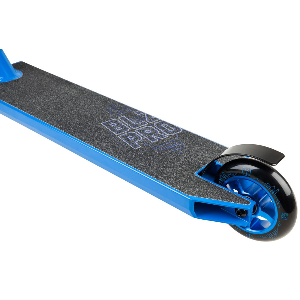 blazer_pro_scooter_outrun_blz_com_0402_04_grossugM7CD6DzrXAm